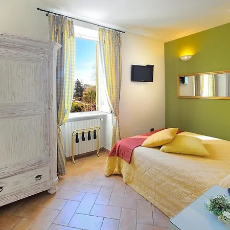 לינה וארוחת בוקר Lc Boutique