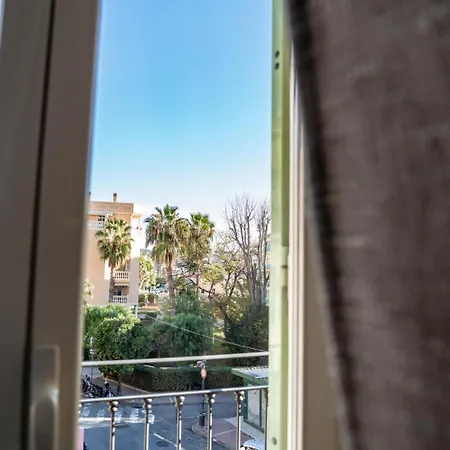 לינה וארוחת בוקר Lc Boutique *