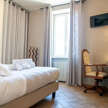 Lc Boutique Hotel *